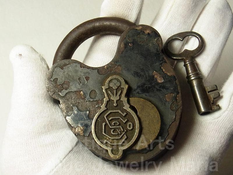 《p1049》《１８００年代》《熊・ミッキー顔》サージェント＆カンパニー 南京錠