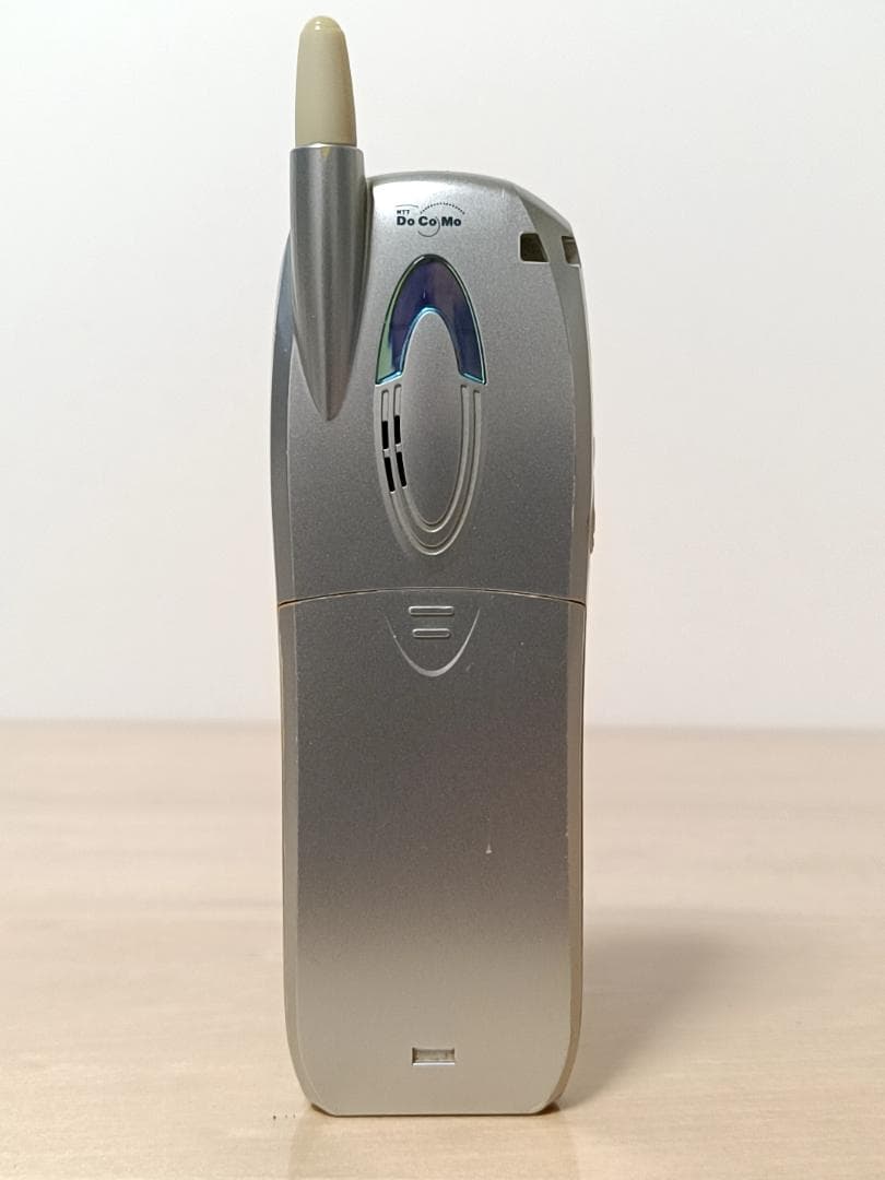 NTTドコモ デジタルムーバ F211iHYPER 2001年製 ガラケー