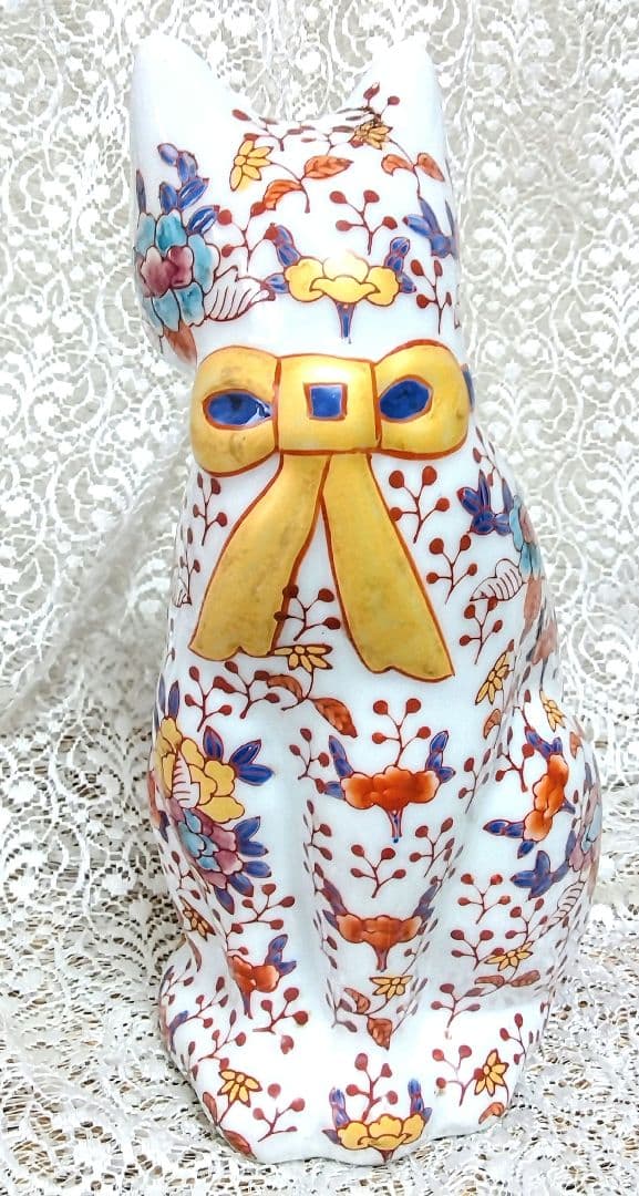 古伊万里 見返り猫 金彩赤絵 五彩絵付　置き物