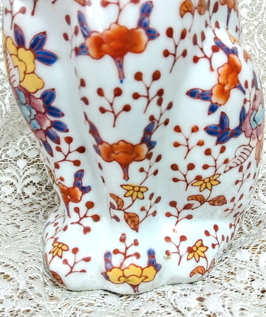 古伊万里 見返り猫 金彩赤絵 五彩絵付　置き物