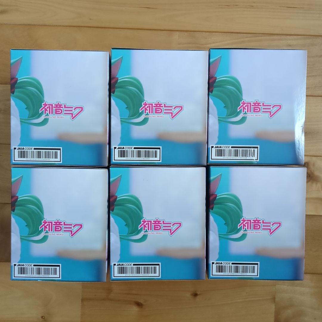 初音ミク　フィギュア　39個セット　猫耳Tシャツ・シナモロール　など