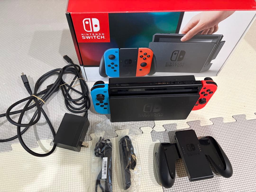 Nintendo Switch 本体 青/赤 ※Joy-Con不具合有り