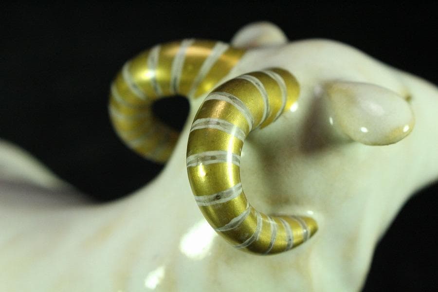 三代伊藤陶山 羊置物 美品 共箱(K-LC863)