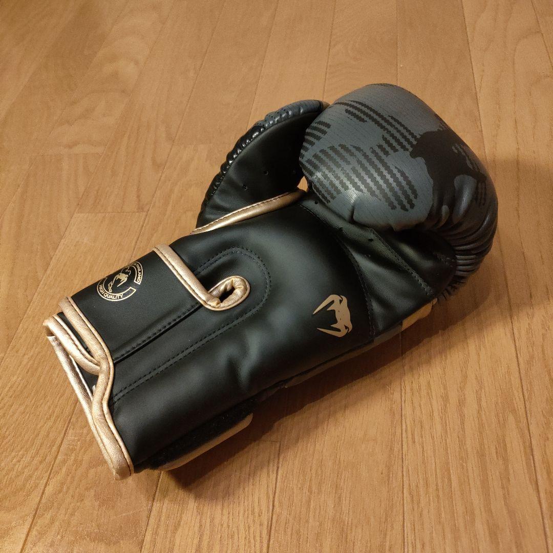 美品 VENUM エリート ボクシング グローブ 14oz ダークカモ/ゴールド