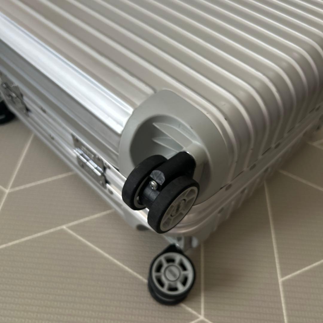 【1度使用】リモワ　アルミニウム　4輪　機内持ち込み　シルバー