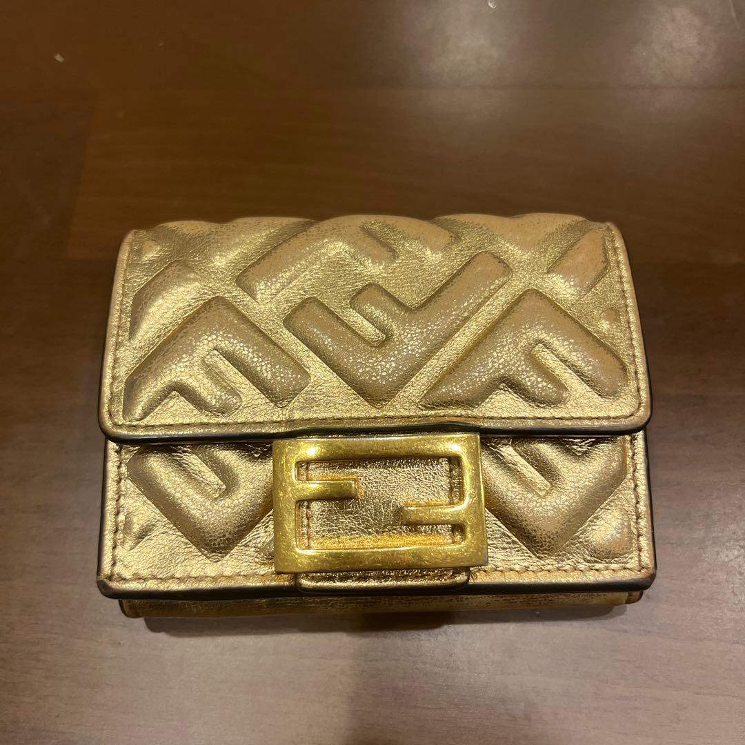 FENDI バケット　BAGUETTE　マイクロ　財布　三つ折り　ゴールド