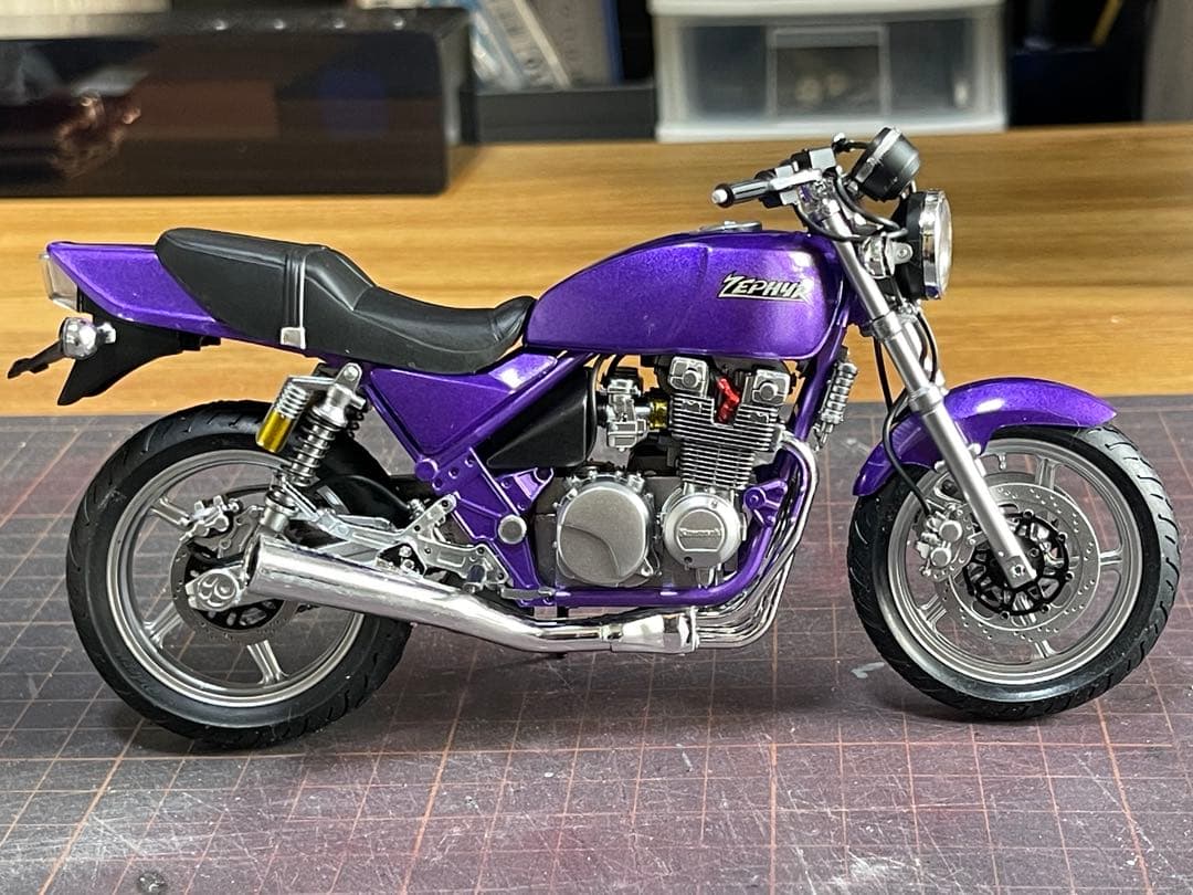 1/32 カワサキ・ゼファー（ZR400C）★完成品