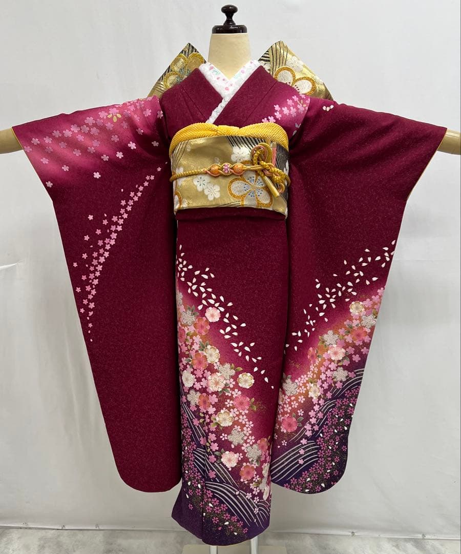 振り袖　フルセット　長襦袢　成人式　 金彩加工　刺繍入り　金通し　ワイン 655