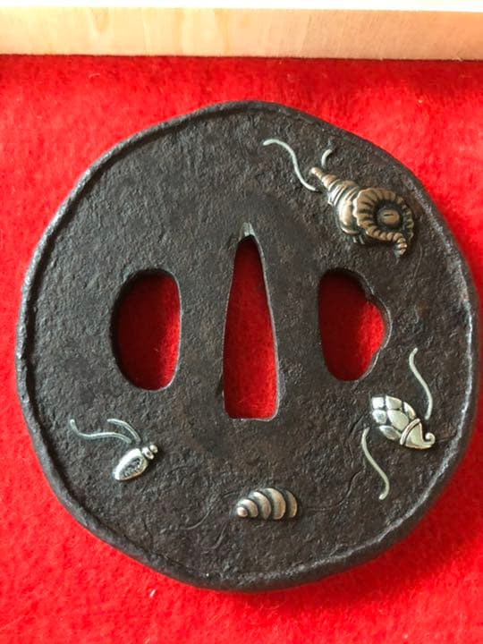 貝図の鉄鍔