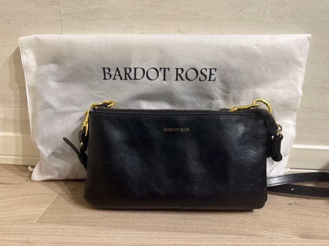 BARDOT ROSE ブラックショルダーバッグ