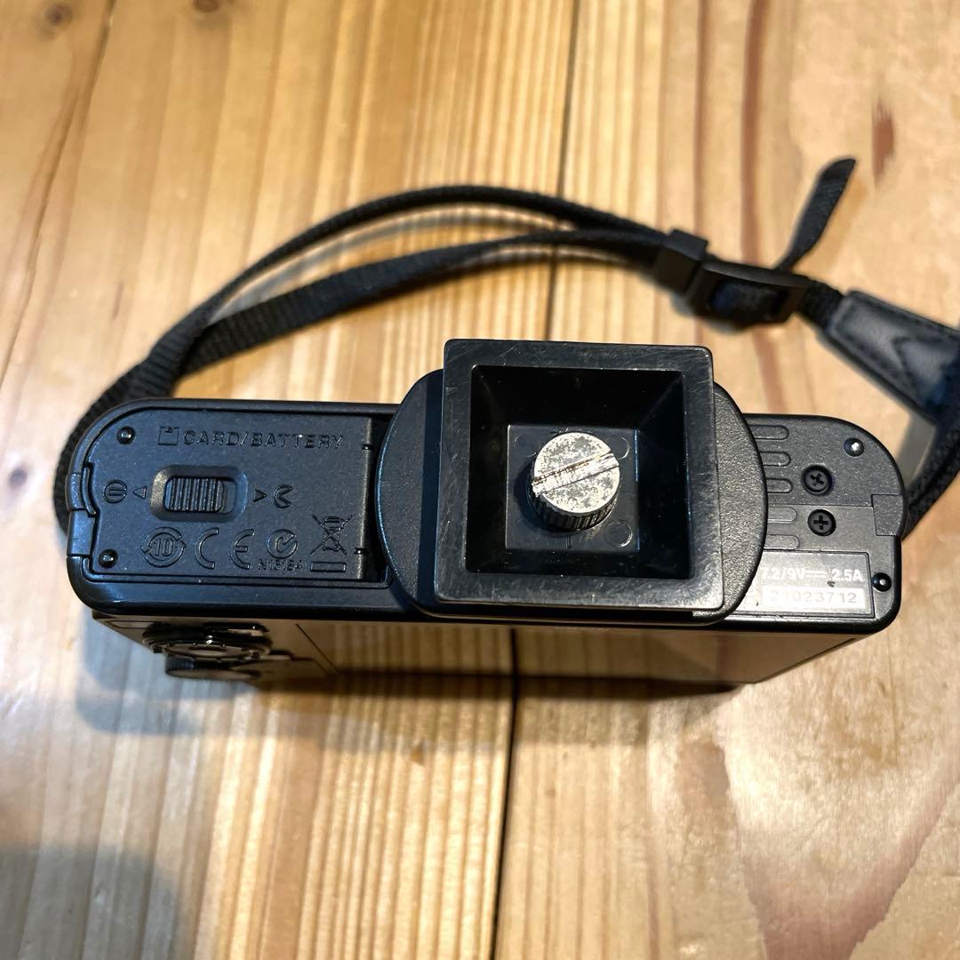 Nikon J1 カメラ 本体 レンズ 充電器 USBケーブル 使用説明書