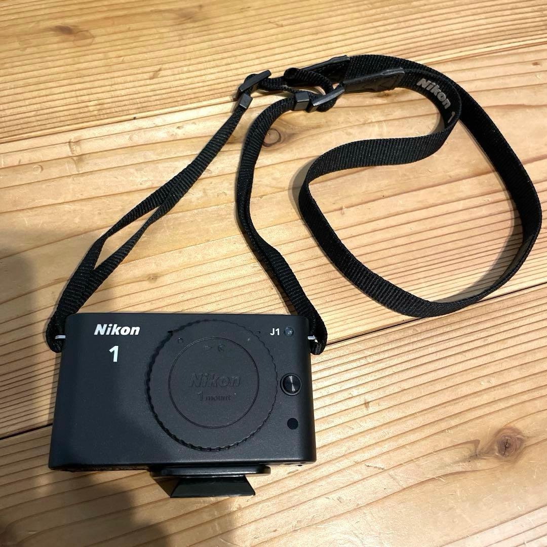 Nikon J1 カメラ 本体 レンズ 充電器 USBケーブル 使用説明書