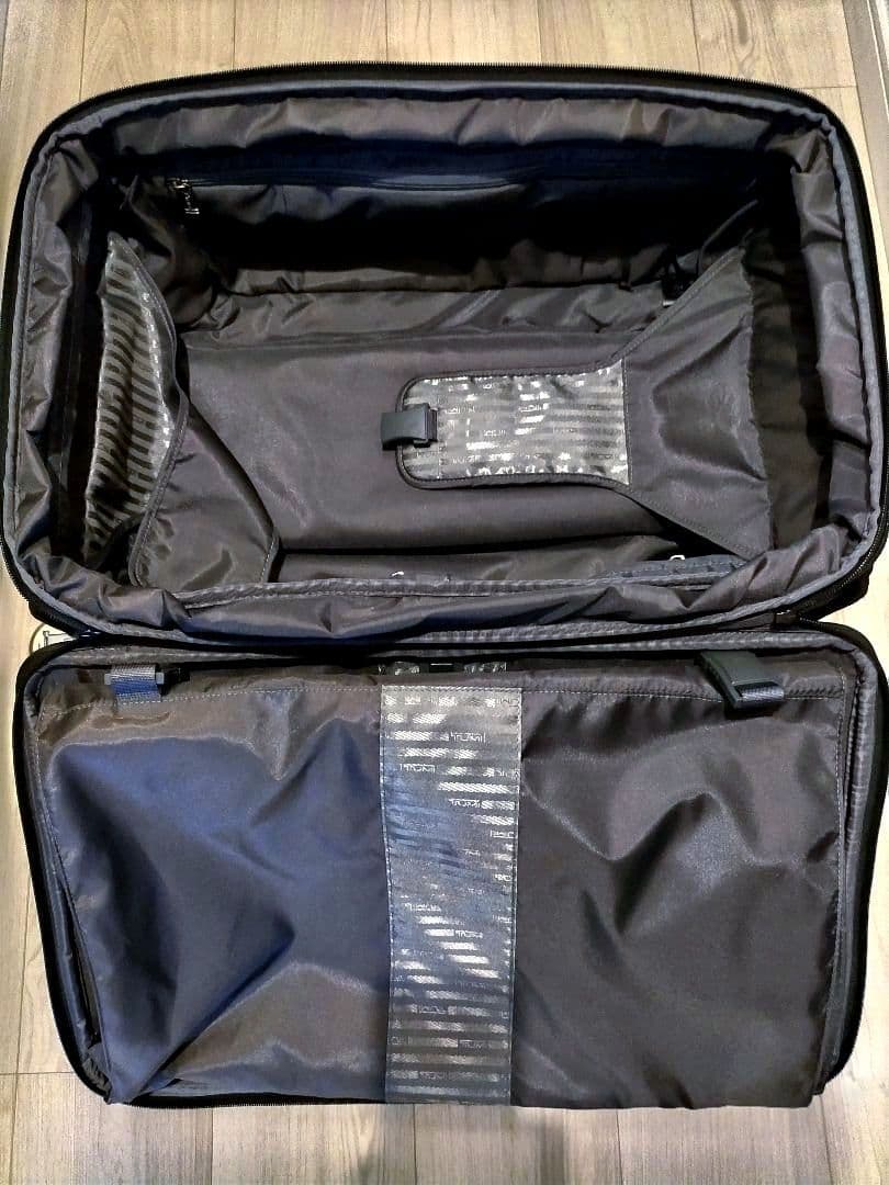 トゥミ　エキスパンダブル　キャリーケース