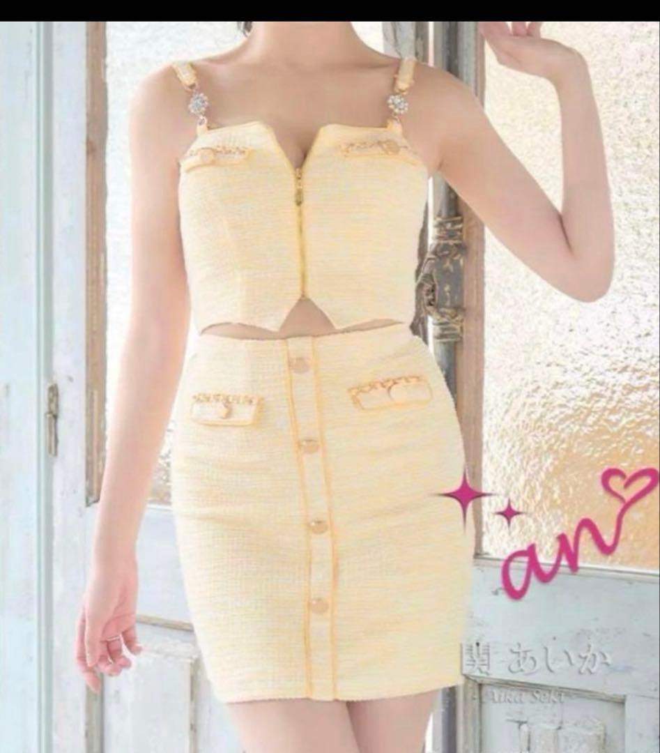 suger an 黄色　ドレス