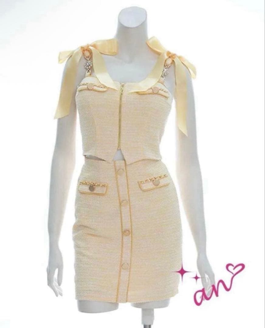 suger an 黄色　ドレス