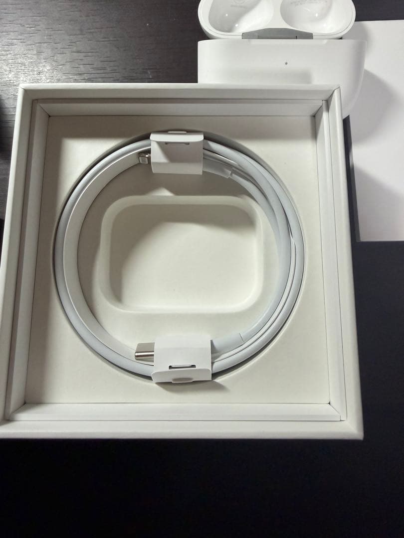 AirPods Pro (第2世代) 本体　Lightning版