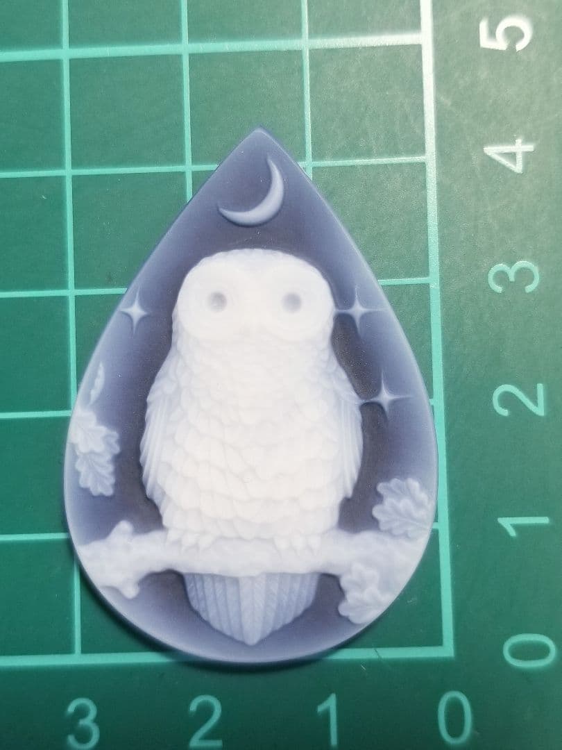 KM-84 【マティアス・ポストラー作】天然青瑪瑙カメオルース