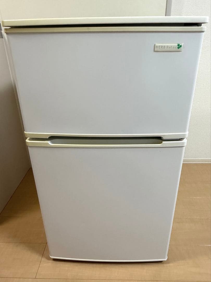 送料込❗️ヤマダ 90L 小型冷蔵庫 右開き 一人暮らし単身　2018年製　清掃済