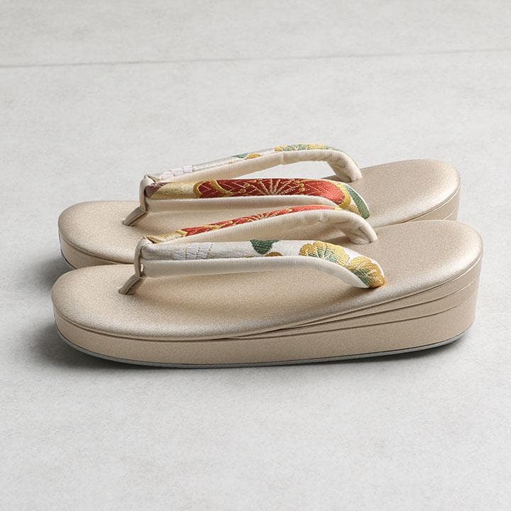 【新品】沙織謹製 草履バッグセット 草履24cm 古典柄 帯地 　03213