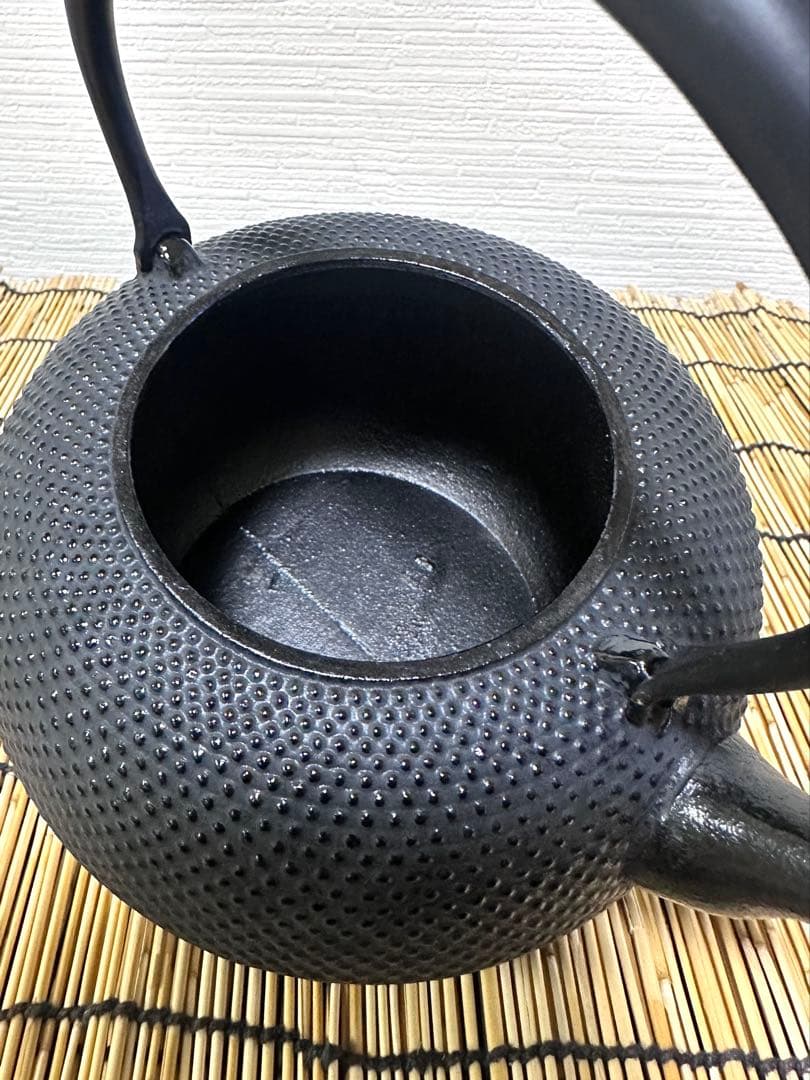 未使用品、供箱、栞付　南部宝星堂造　１８型アラレ　南部鉄瓶　南部鉄器　調理器具