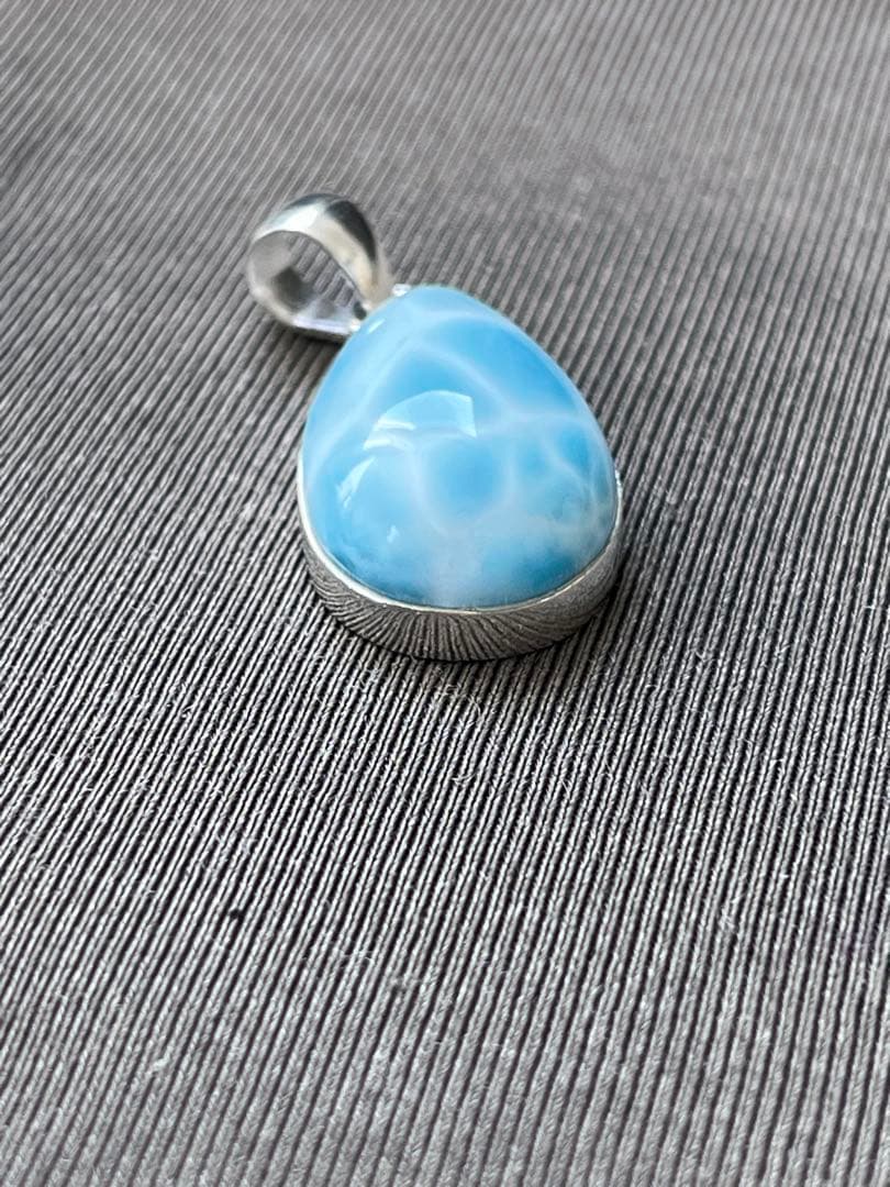 天然石ラリマー☆高品質！しずく型ペンダントトップ☆かめ模様が美しい！