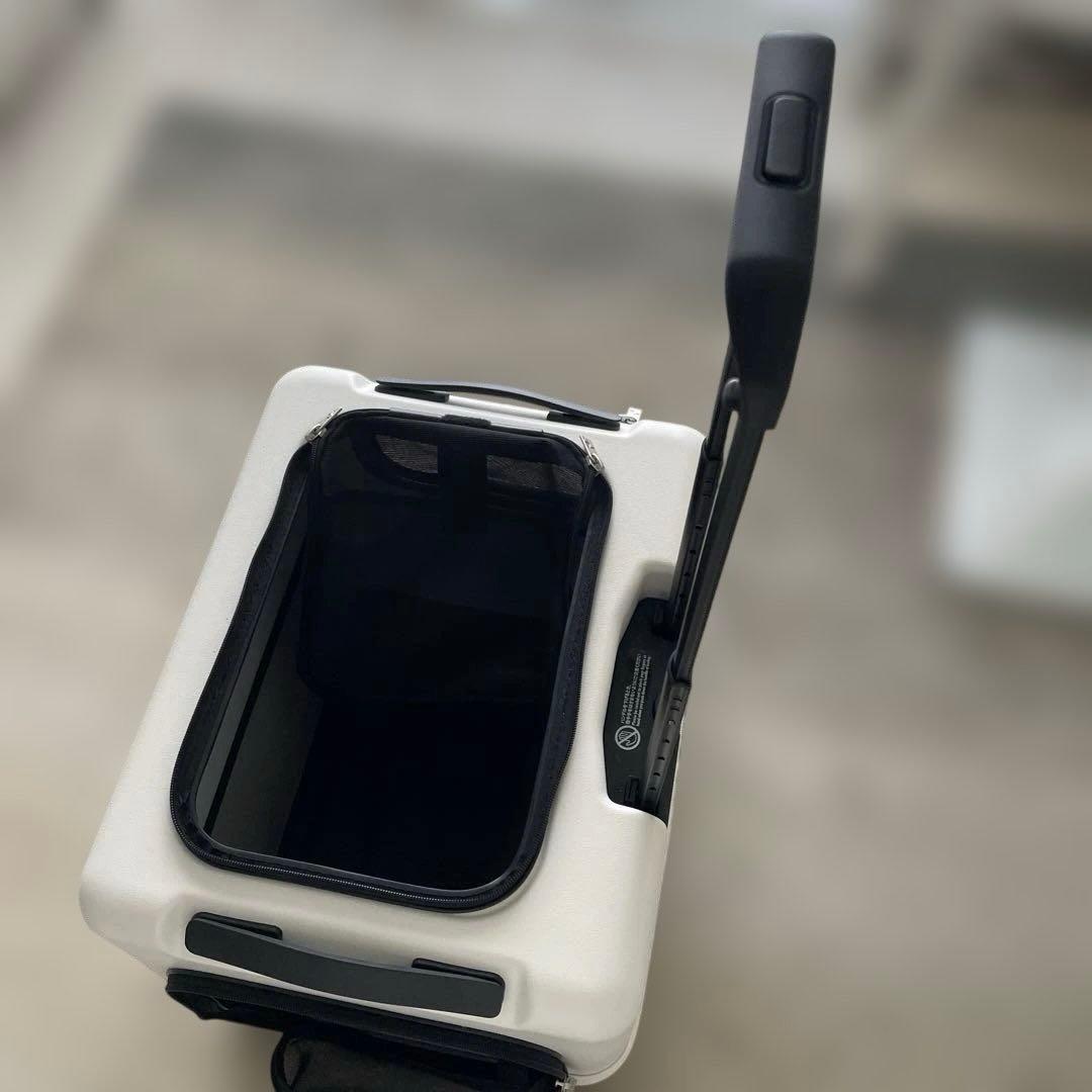 キャスター付きペットカート ホワイトとベージュ