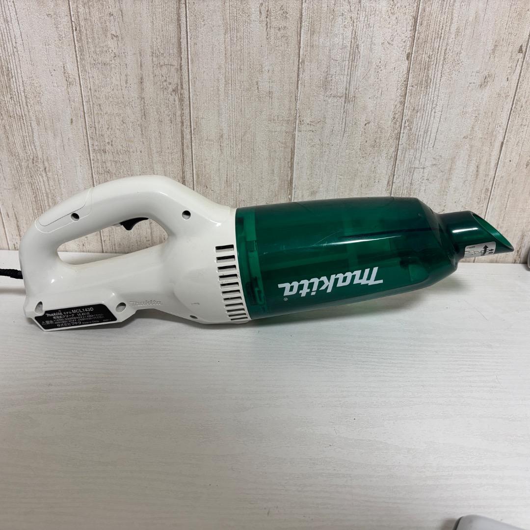 早い者勝ち‼️マキタ　充電式クリーナー MCL143D バッテリー、充電器付