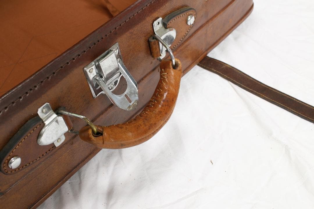 クラシックブラウンレザー風？旅行かばん