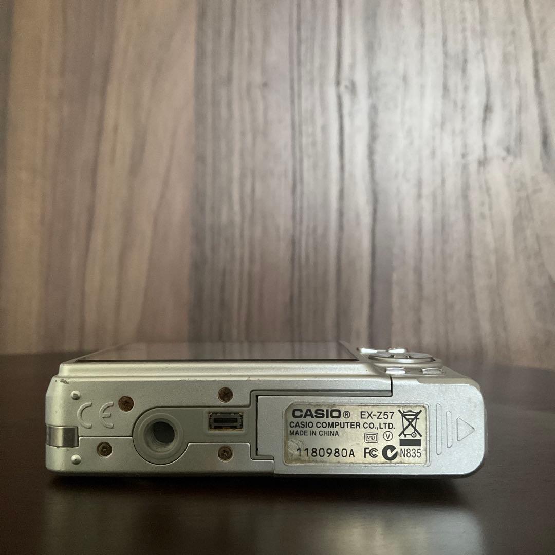 デジタルカメラ Casio EXILIM EX-Z57
