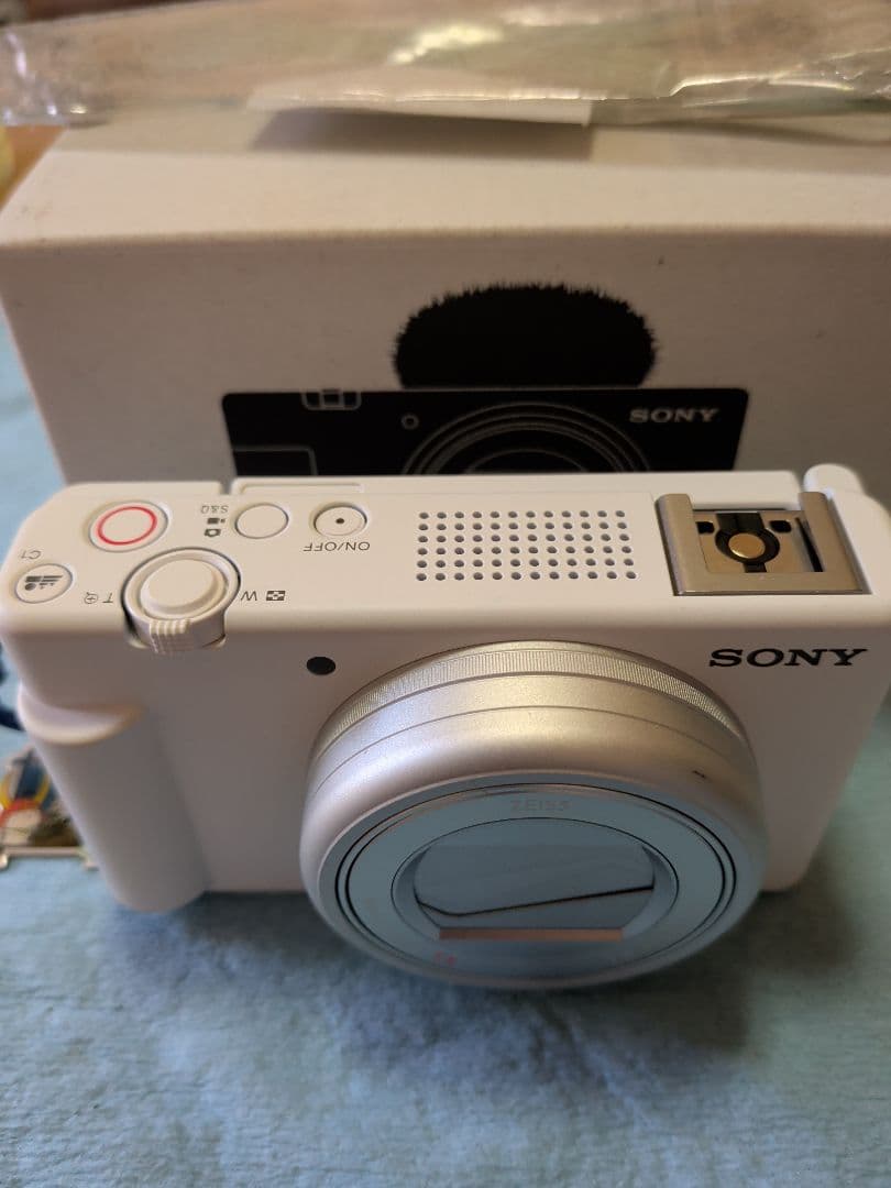 ソニー　デジカメZV-1M2