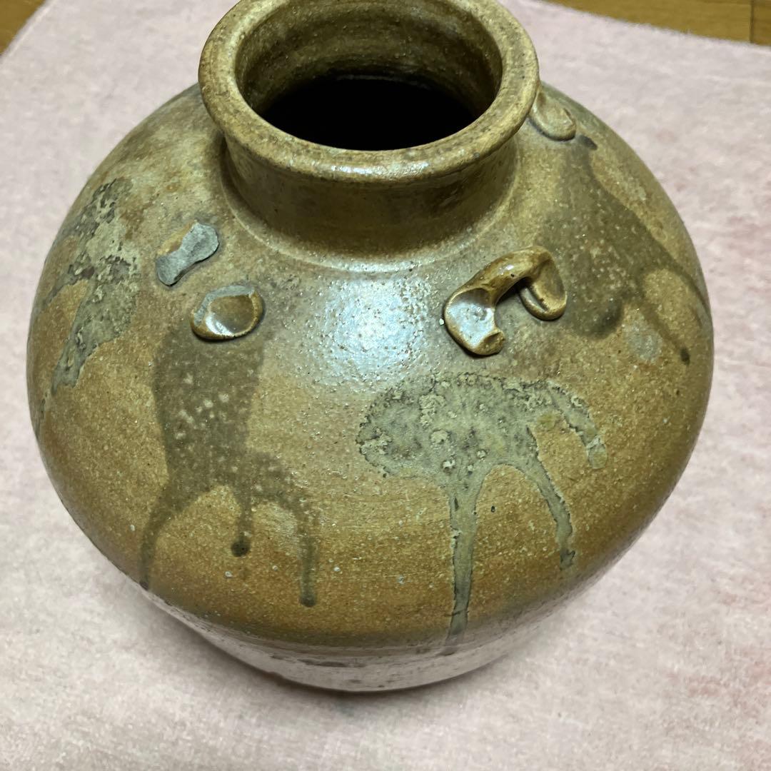 アンティーク、茶色の装飾的な陶器の壺