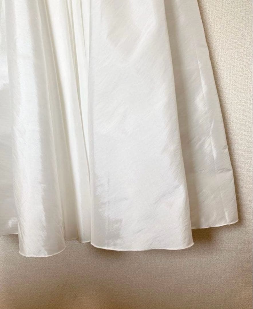 【元値18,000円】フリル付きウェディングドレス