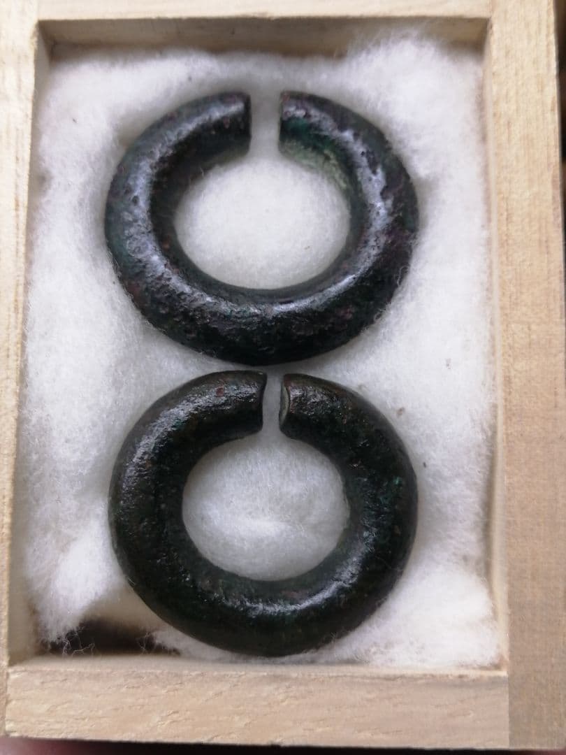 ★【古墳期】『高麗青銅耳環』　　二対。本物　古墳よりの発掘品です。