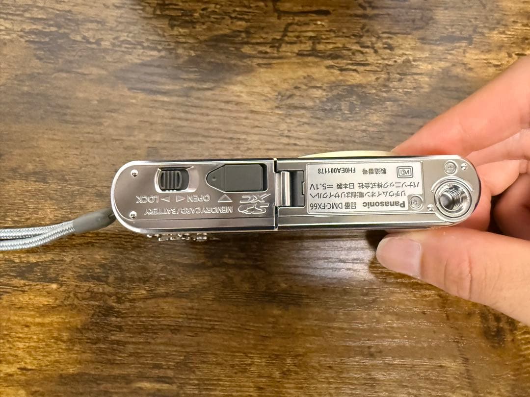 Panasonic LUMIX FX66 ゴールド