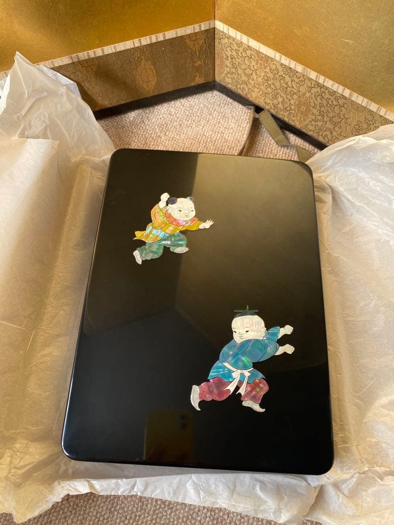 螺鈿唐子　硯箱　武蔵川建三(貢山)氏作