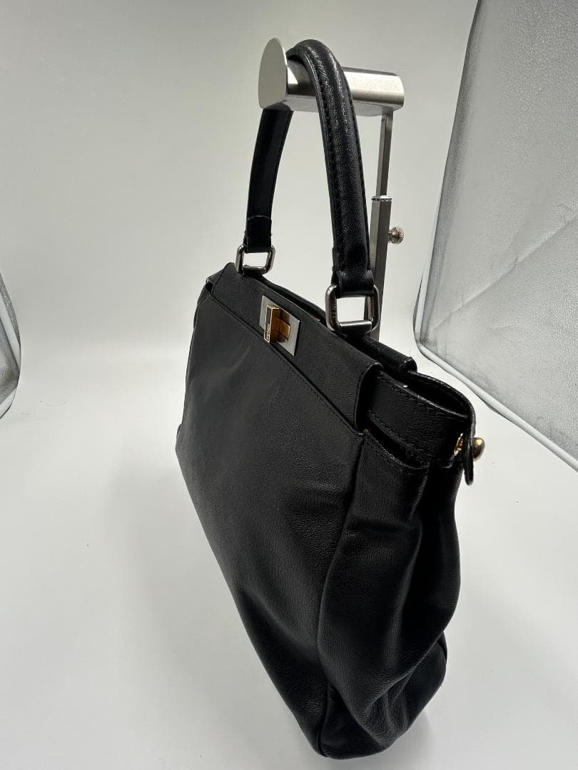 美品★FENDI フェンディ ハンドバッグ ピーカブーアイコニック 8BN226