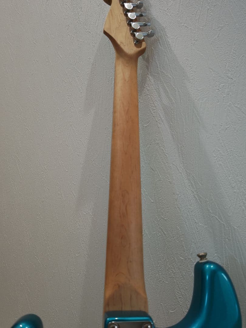 ストラトキャスターエレキギター　ターコイズブルー