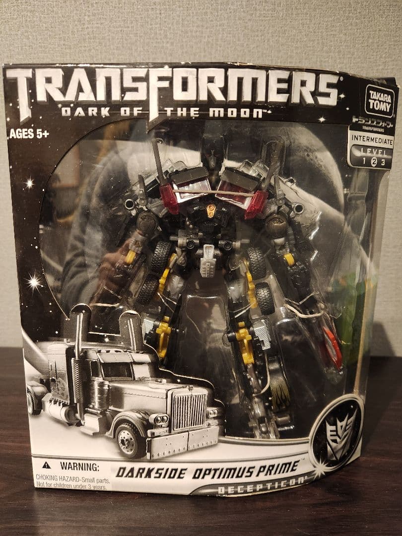限定　トランスフォーマー ダークサイドオプティマスプライム