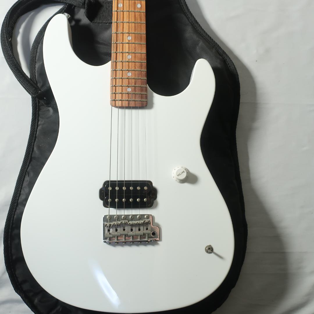クルーソンデラックスペグ装備 キルスイッチ搭載 エレキギター ホワイト ケース付