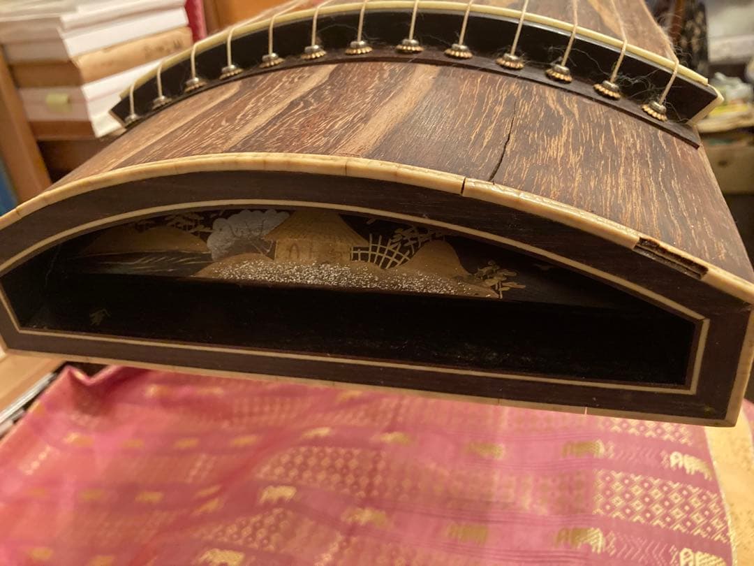 さらにさらにお値下げしました　琴　琴柱　譜見台　琴爪　琴爪箱　琴台 琴用楽譜四冊