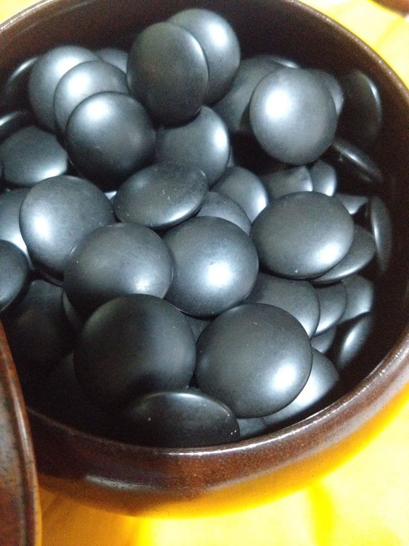 値下げ【囲碁】国産本榧　囲碁盤7.4寸　本蛤白石　那智黒石29号　囲碁セット