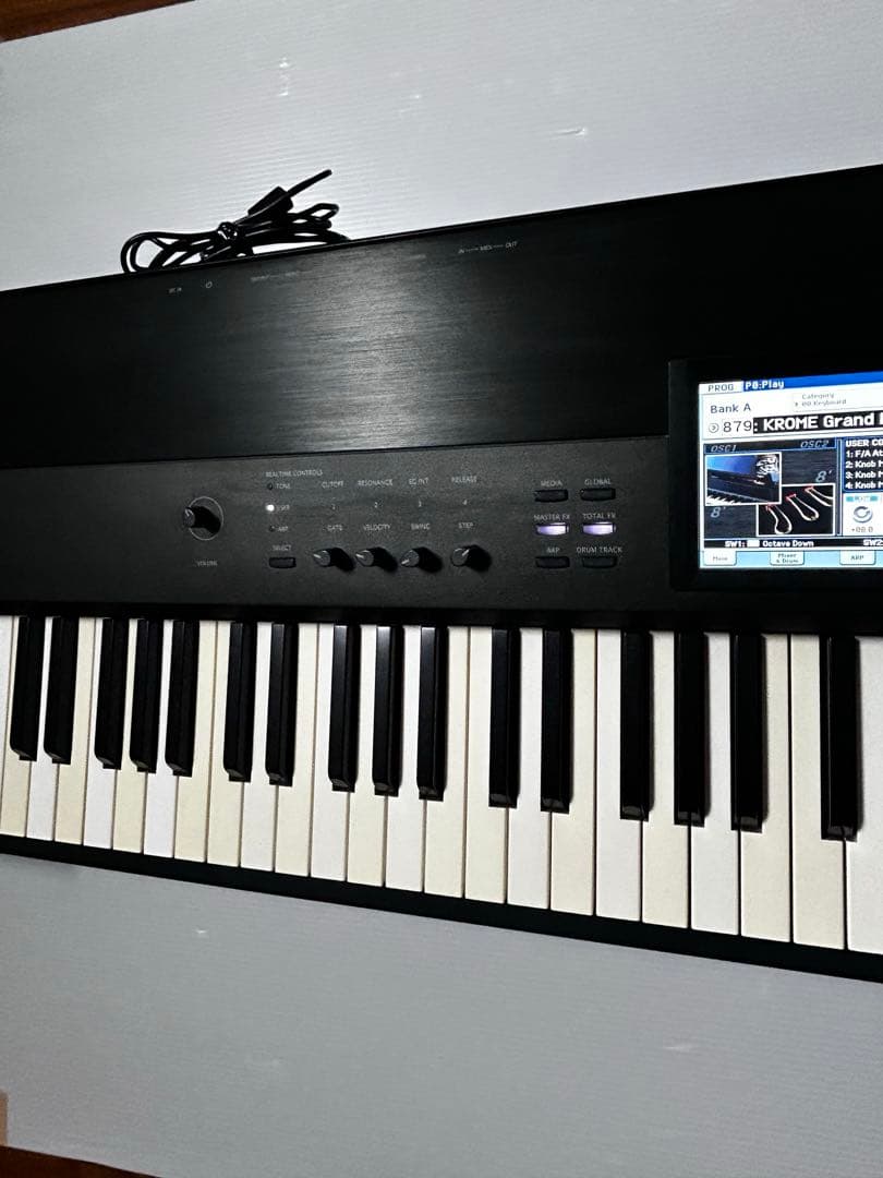 KORG KROME 88鍵盤 シンセサイザー　アダプター付き