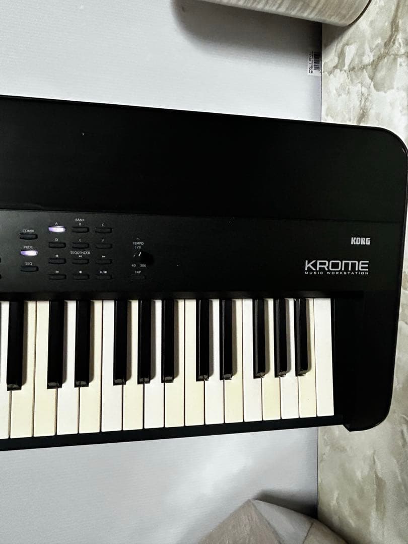 KORG KROME 88鍵盤 シンセサイザー　アダプター付き