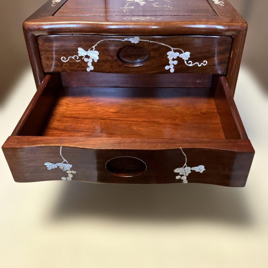 木製花模様象嵌引き出しタンス