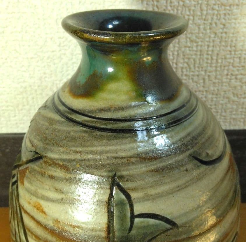 人間国宝 金城次郎 壷屋焼花瓶 栞 共箱 美品 壺屋焼 笑魚海老紋花瓶 やちむん