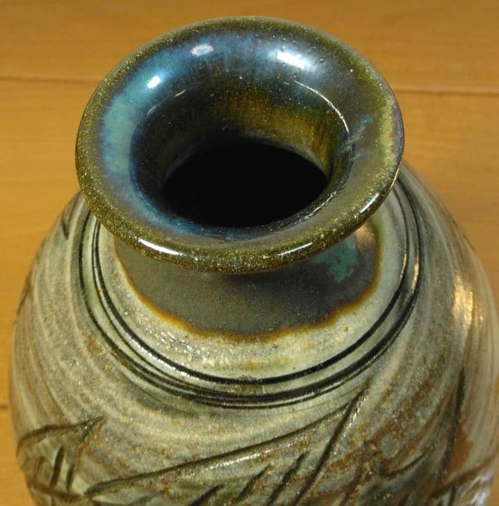 人間国宝 金城次郎 壷屋焼花瓶 栞 共箱 美品 壺屋焼 笑魚海老紋花瓶 やちむん