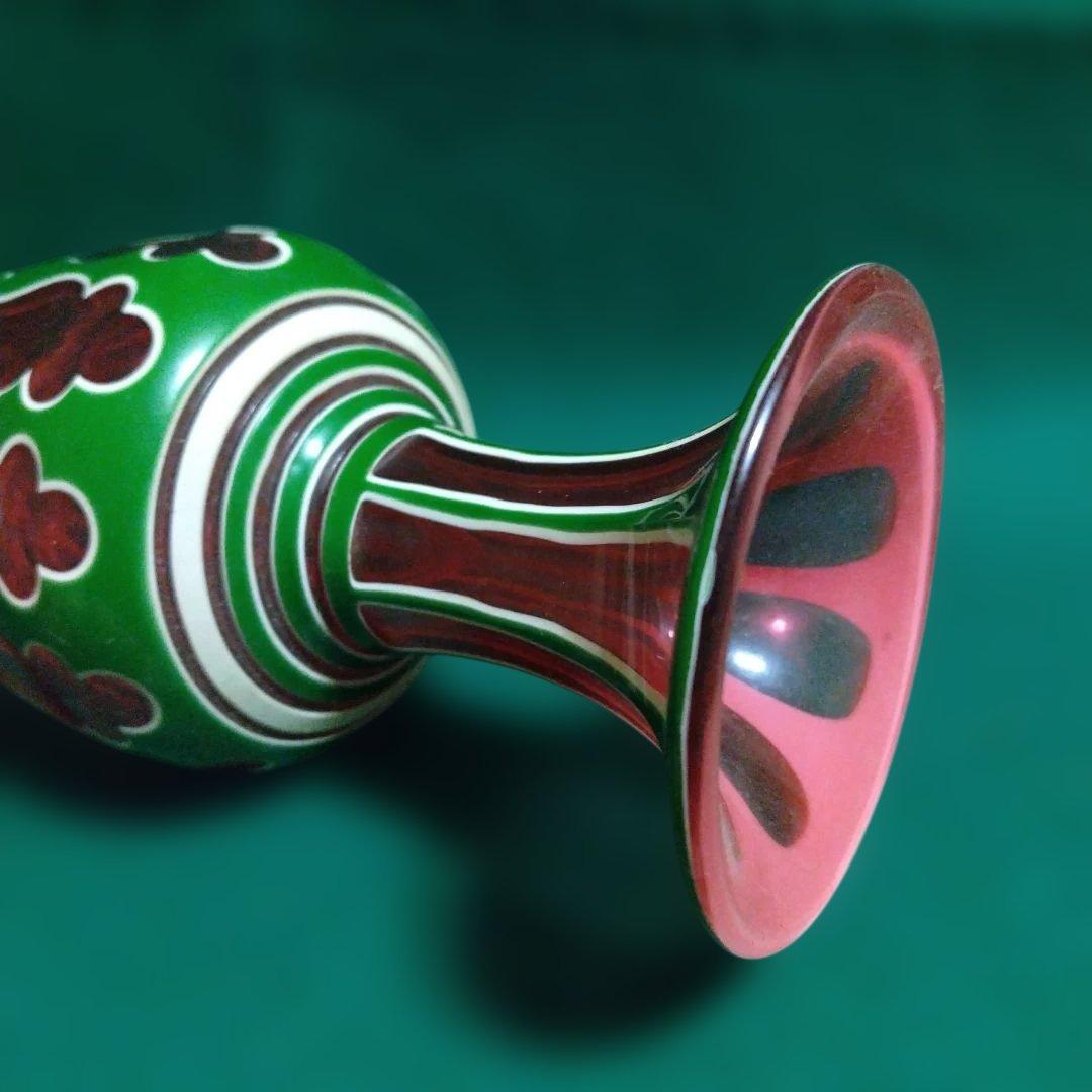 装飾的なガラス花瓶 緑と赤　ベネチアグラス　傷みはありません。