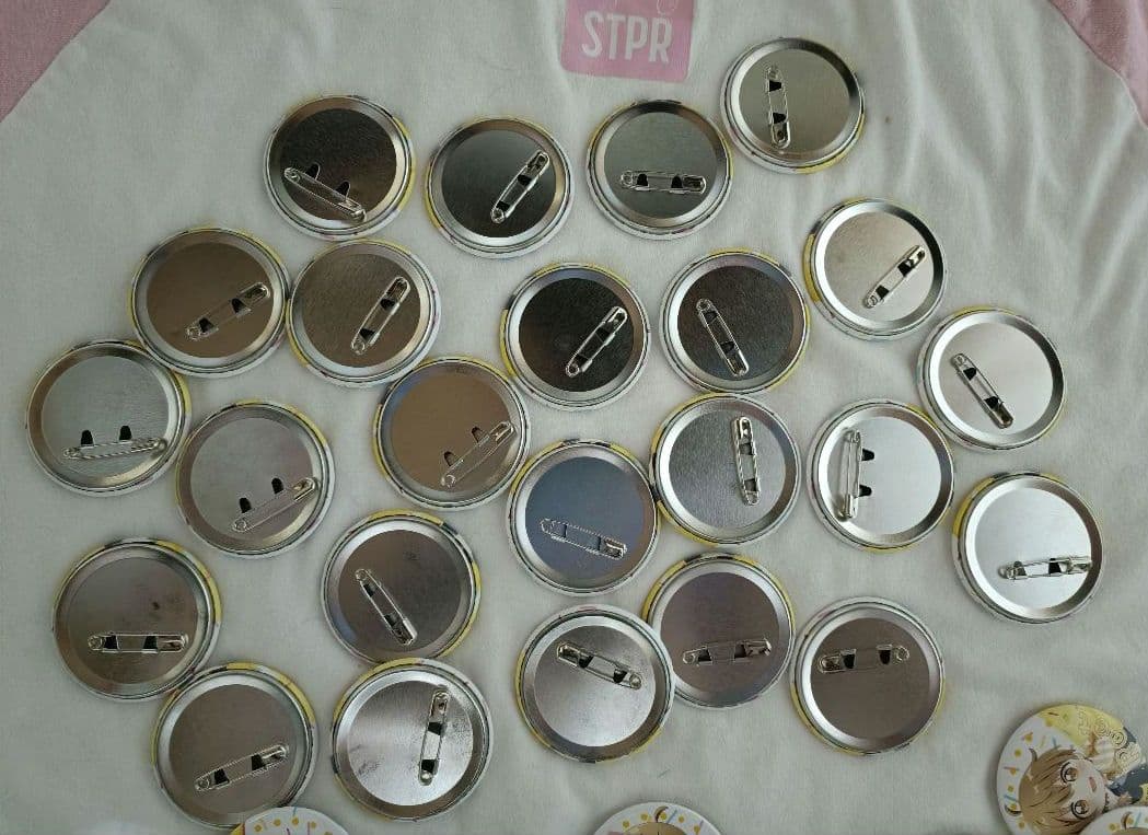 すとぷり　るぅと　缶バッチ　アリツア　デフォ