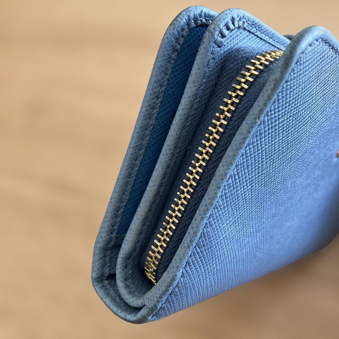 中古品・PRADA サフィアーノレザー 二つ折り財布 ブルー