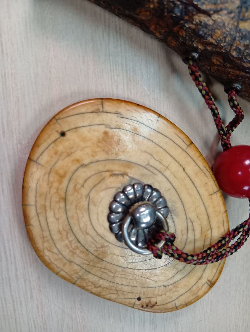 煙草入／金唐革／美品金工饅頭根付